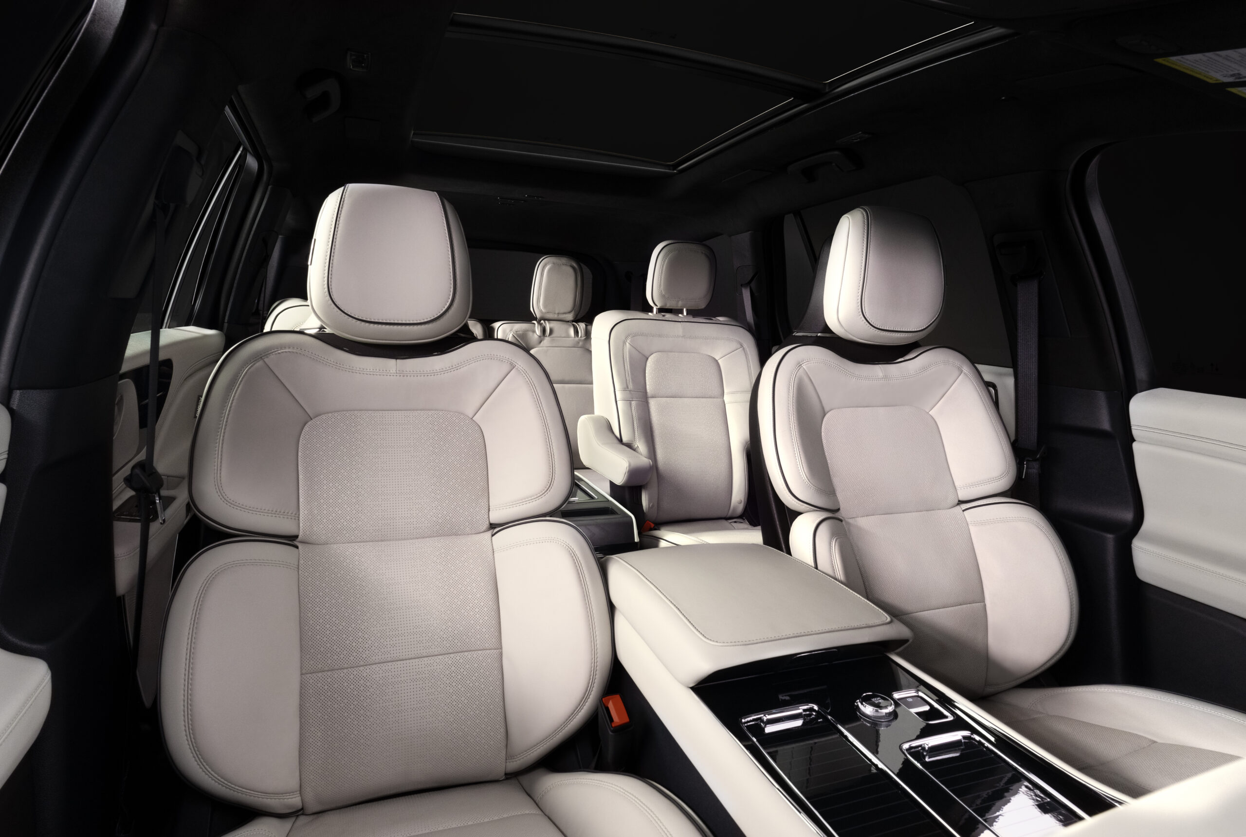 Explore the 2025 Lincoln Aviator Moonbeam, a three row SUV that blends style, safety, and serenity—perfect for women seeking comfort on the road.